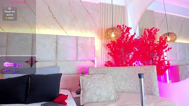 EmmaLovve online show from February 2026 02:33:01 AM