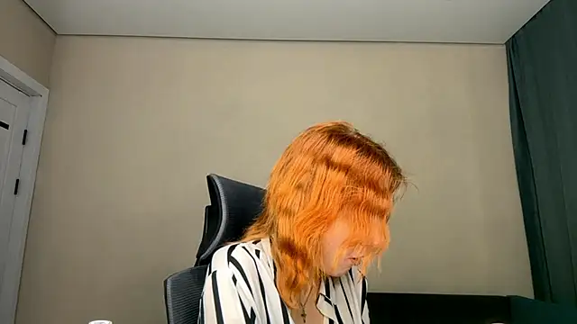 Snapshot of LuxuryRita chatting on February 2026 01:42:01 PM LuxuryRita online show from February 2026 01:42:01 PM