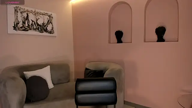 LucieMartin online show from April 2026 07:32:01 PM