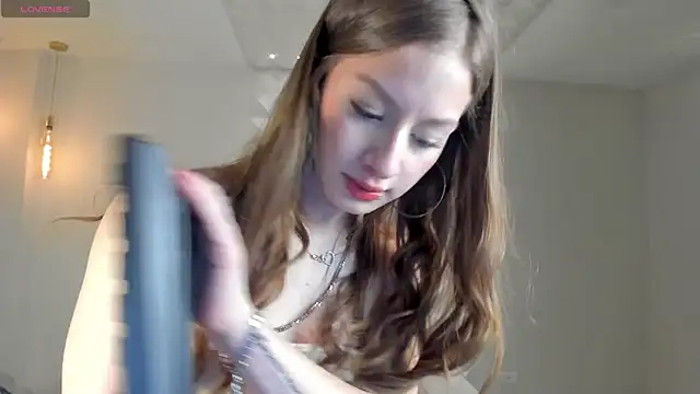 IsabellaMorettiX online show from July 2026 04:03:02 AM