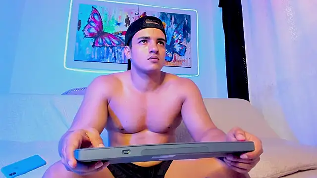 jhon nicolas online show from February 2026 08:20:02 PM