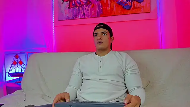 jhon nicolas online show from April 2026 08:59:01 PM