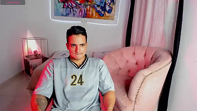 jhon nicolas online show from February 2026 08:25:01 PM