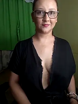 LuciaMiilf online show from March 2026 05:25:02 PM