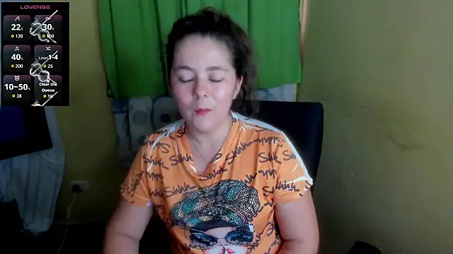 LuciaMiilf online show from June 2026 09:42:01 PM