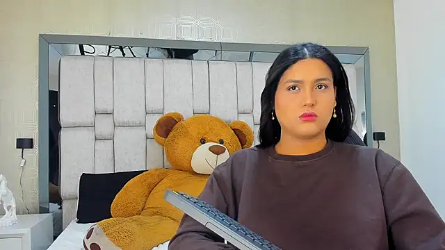 ValeryCooper18 online show from February 2026 07:55:02 PM