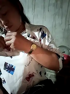 baby 112233 online show from April 2026 02:00:01 PM