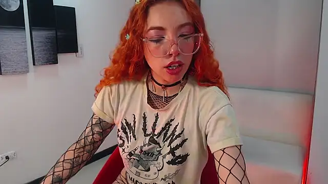 Snapshot of mere_in_redd chatting on February 2026 12:06:02 PM mere in redd online show from February 2026 12:06:02 PM