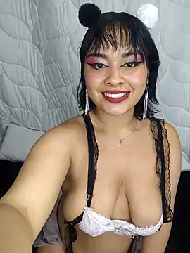 zoe love18 online show from April 2026 04:18:01 AM