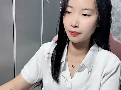 Linne6789 online show from March 2026 05:49:01 PM