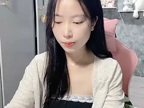 Linne6789 online show from April 2026 05:36:01 PM