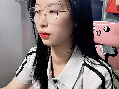 Snapshot of Linne6789 chatting on March 2026 01:56:02 AM Linne6789 online show from March 2026 01:56:02 AM