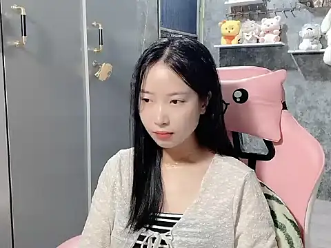 Linne6789 online show from April 2026 04:19:01 AM