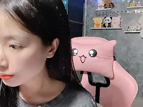 Linne6789 online show from April 2026 02:13:02 PM