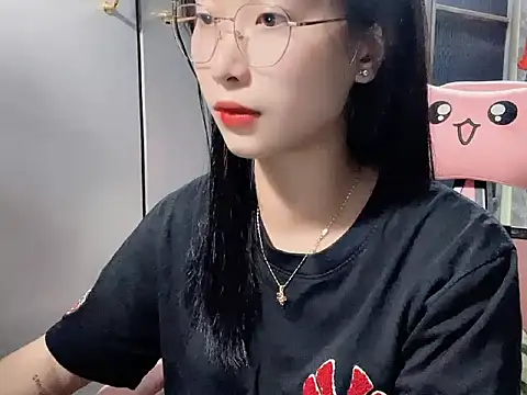 Snapshot of Linne6789 chatting on March 2026 03:01:01 PM Linne6789 online show from March 2026 03:01:01 PM