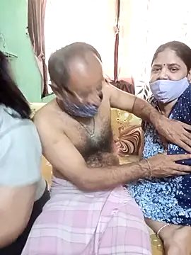 HoneyHush online show from March 2026 09:35:01 AM