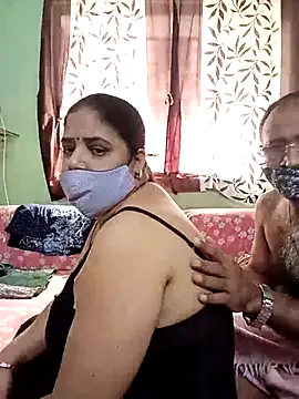 HoneyHush online show from February 2026 05:18:01 AM