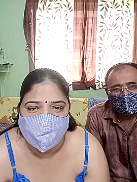 HoneyHush online show from February 2026 07:15:02 AM