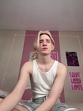 Snapshot of Ron_Vilss chatting on February 2026 04:34:02 AM Ron Vilss online show from February 2026 04:34:02 AM