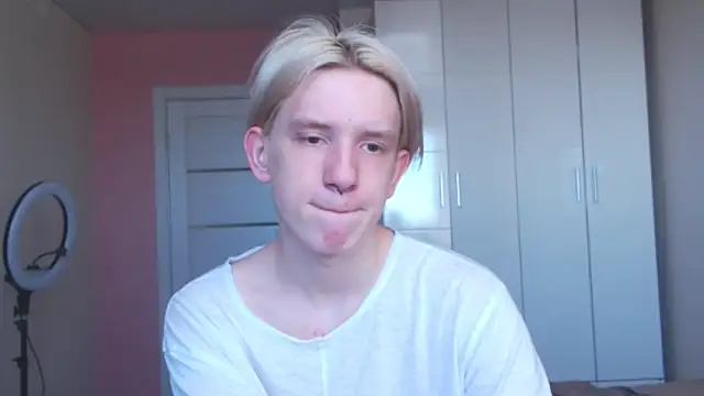 Snapshot of Ron_Vilss chatting on February 2026 06:56:02 AM Ron Vilss online show from February 2026 06:56:02 AM