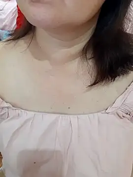 Snapshot of Yummyamasha chatting on May 2026 01:36:02 PM Yummyamasha online show from May 2026 01:36:02 PM