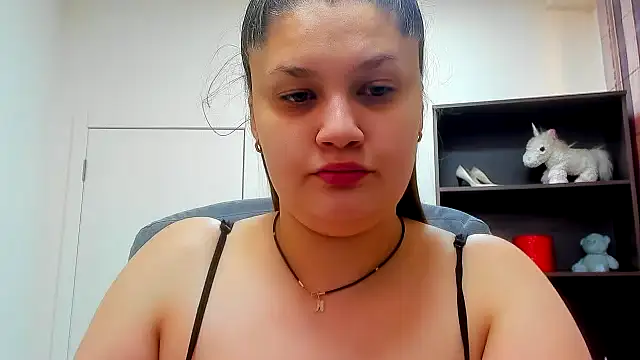 Snapshot of Maddinia chatting on February 2026 08:28:01 AM Maddinia online show from February 2026 08:28:01 AM