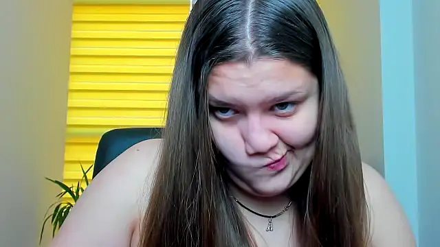 Snapshot of Maddinia chatting on February 2026 08:24:02 AM Maddinia online show from February 2026 08:24:02 AM