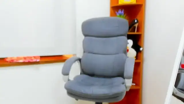 Snapshot of Maddinia chatting on February 2026 08:27:02 AM Maddinia online show from February 2026 08:27:02 AM