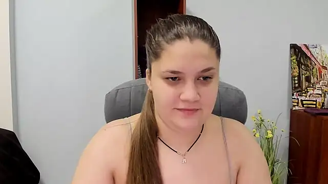 Snapshot of Maddinia chatting on February 2026 08:37:02 AM Maddinia online show from February 2026 08:37:02 AM