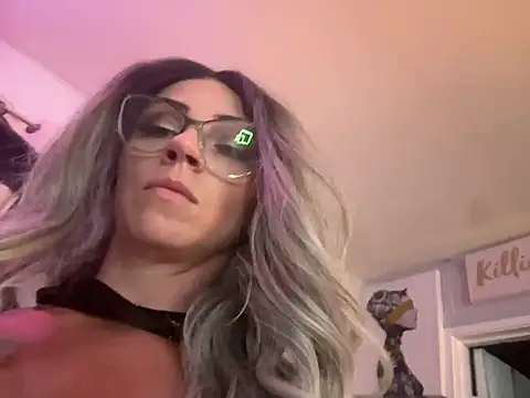 Snapshot of Alicethickpeach chatting on July 2026 09:43:01 AM Alicethickpeach online show from July 2026 09:43:01 AM