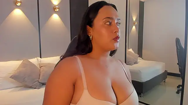 Snapshot of sophia_solerr chatting on February 2026 07:55:02 PM sophia solerr online show from February 2026 07:55:02 PM