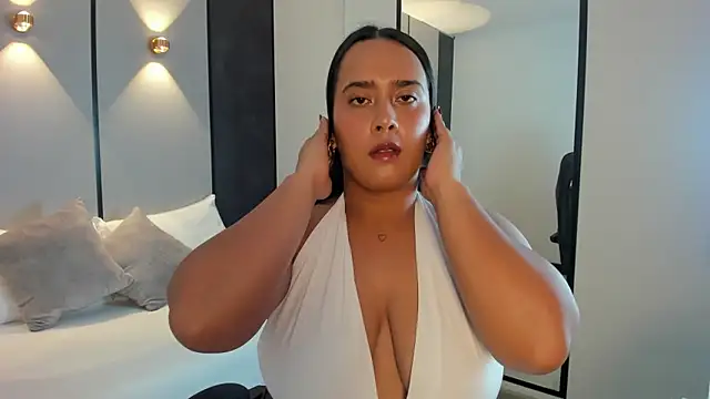 Snapshot of sophia_solerr chatting on February 2026 07:47:02 PM sophia solerr online show from February 2026 07:47:02 PM