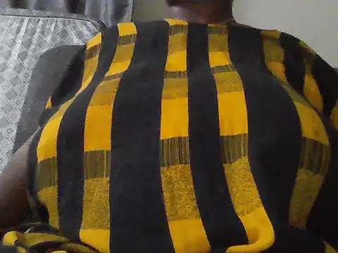 Honeybloom1 online show from February 2026 07:36:01 PM