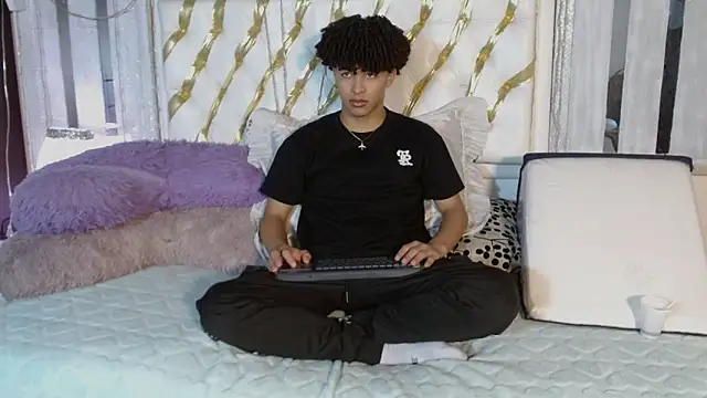 ian smith  online show from April 2026 12:11:02 PM