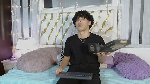 ian smith  online show from February 2026 12:16:01 PM