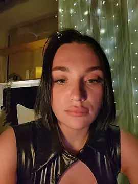 Snapshot of HotDevilGirl_ chatting on February 2026 06:19:01 PM HotDevilGirl online show from February 2026 06:19:01 PM