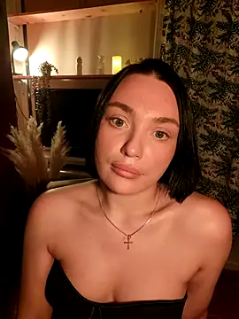 Snapshot of HotDevilGirl_ chatting on February 2026 03:41:01 PM HotDevilGirl online show from February 2026 03:41:01 PM