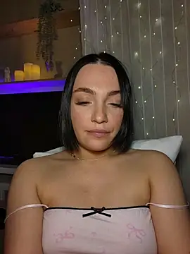 Snapshot of HotDevilGirl_ chatting on February 2026 04:26:01 PM HotDevilGirl online show from February 2026 04:26:01 PM