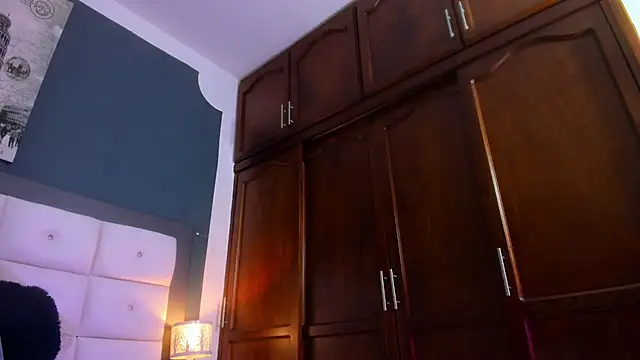 RED VIOLETH online show from February 2026 01:55:01 PM