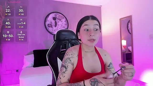 charlottee27  online show from June 2026 02:01:01 AM
