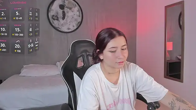 Snapshot of charlottee27_ chatting on March 2026 07:52:02 AM charlottee27 online show from March 2026 07:52:02 AM