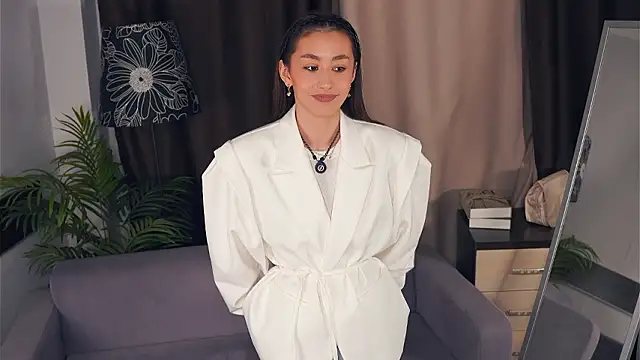 Snapshot of DeliaPesta chatting on February 2026 04:28:01 PM DeliaPesta online show from February 2026 04:28:01 PM