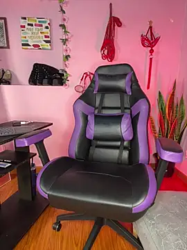 kenia thompsom01 online show from April 2026 11:49:01 AM