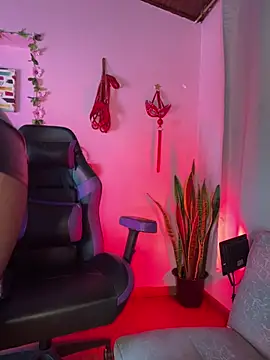 kenia thompsom01 online show from April 2026 11:40:02 PM