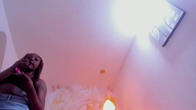 nylaroyale cr online show from February 2026 07:44:02 PM