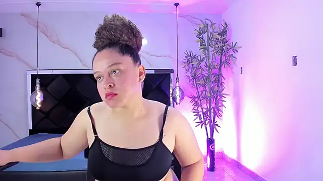 IrinaVoshh  online show from April 2026 07:07:02 PM