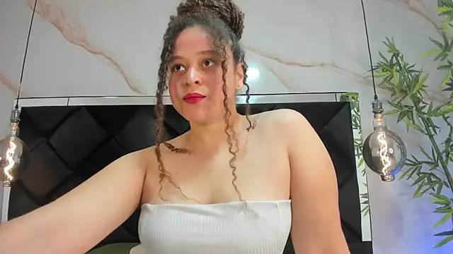 IrinaVoshh  online show from April 2026 07:15:02 PM