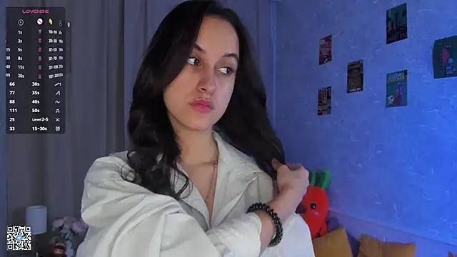 Snapshot of MarcelinaMei chatting on February 2026 04:10:02 AM MarcelinaMei online show from February 2026 04:10:02 AM