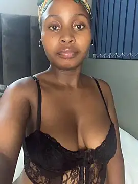 Snapshot of SexyLaylahx chatting on February 2026 01:23:02 AM SexyLaylahx online show from February 2026 01:23:02 AM