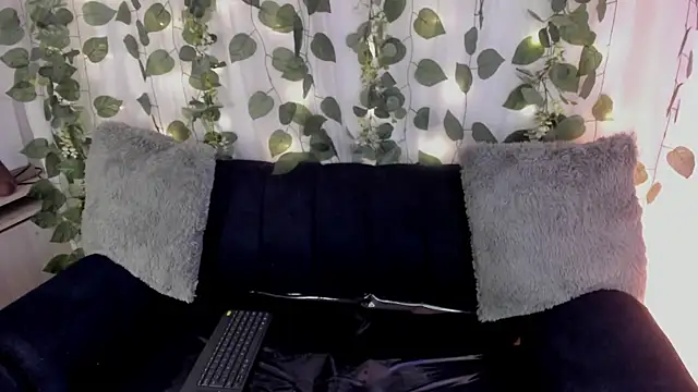 Snapshot of chloe_petite2 chatting on April 2026 12:01:01 PM chloe petite2 online show from April 2026 12:01:01 PM